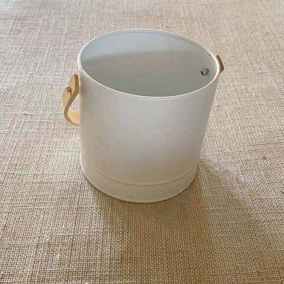 Anthropologie Garden Trading Portland Lily White Utensil Holder NEW - Picture 2 of 6
